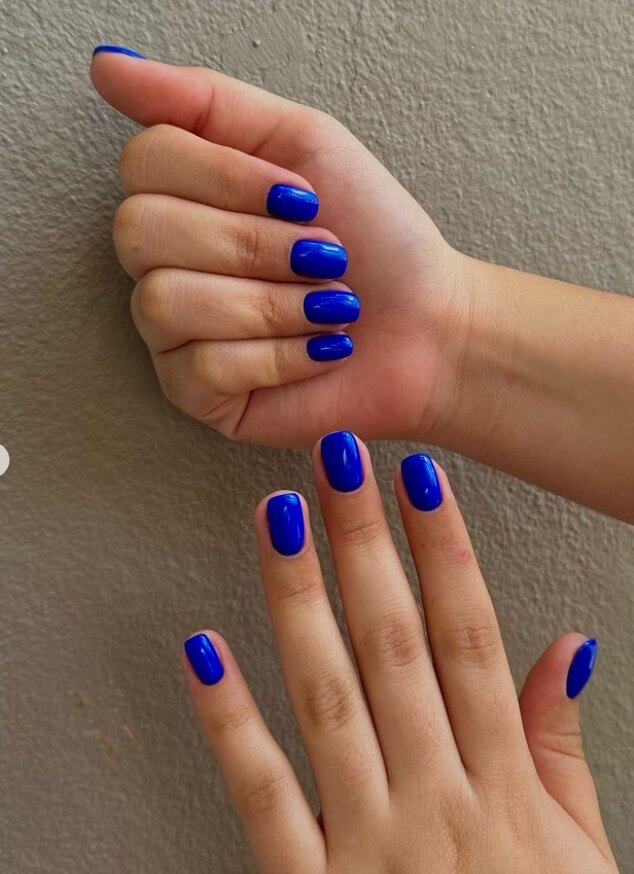 unha de gel azul