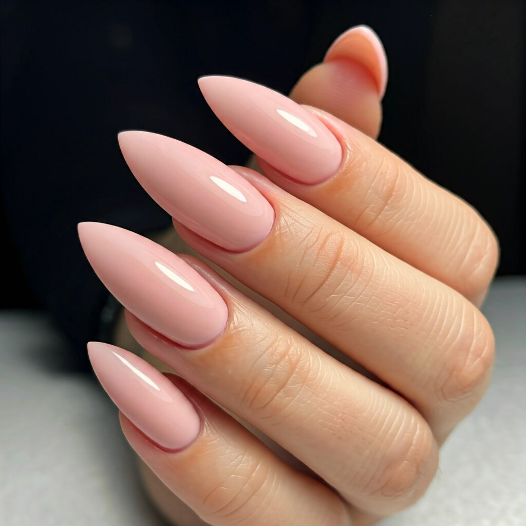 unha de gel nude decorada